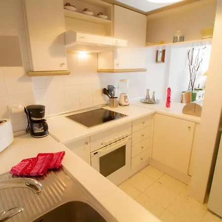 Medano4you Red Square Dream